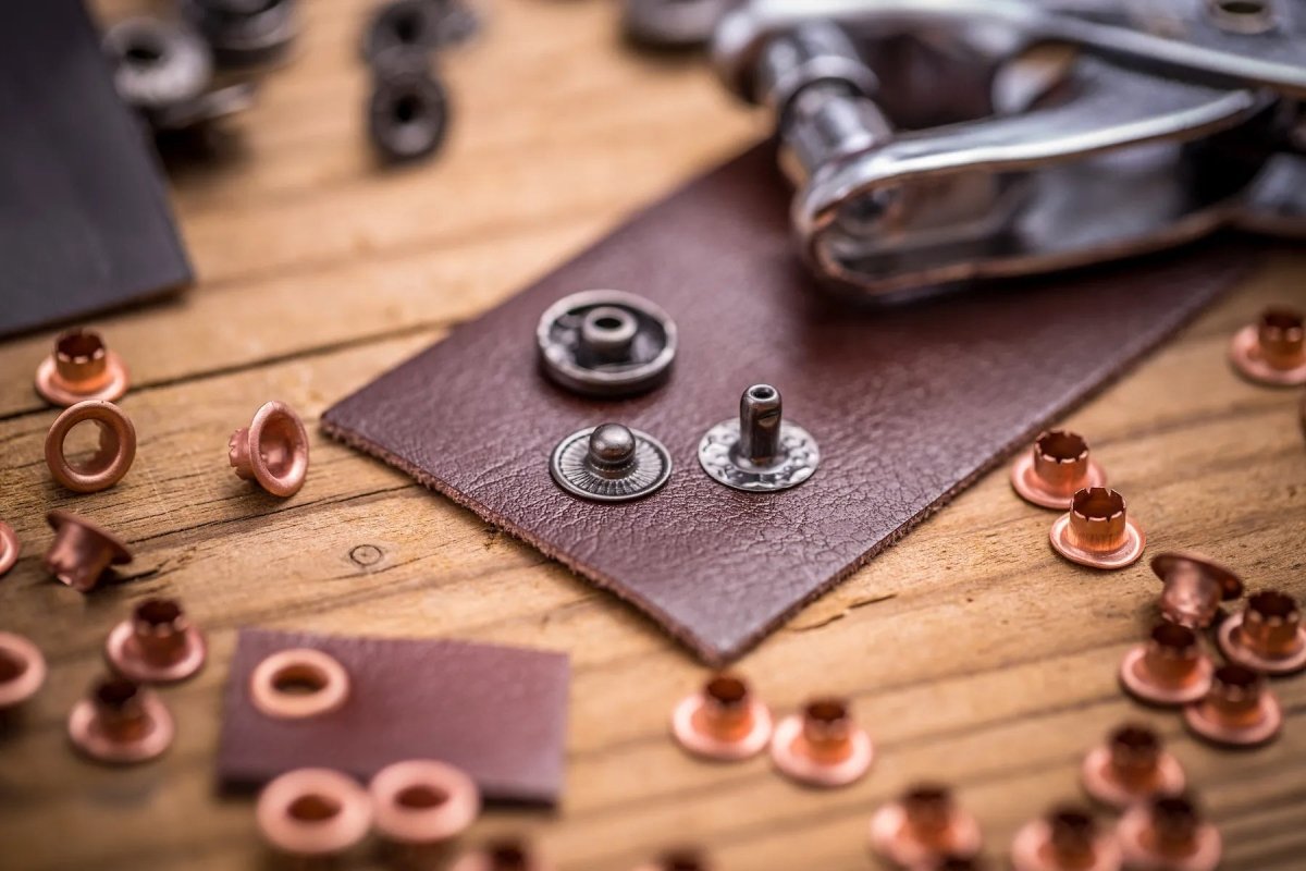 How do you attach snap fasteners? - HomeDIYer