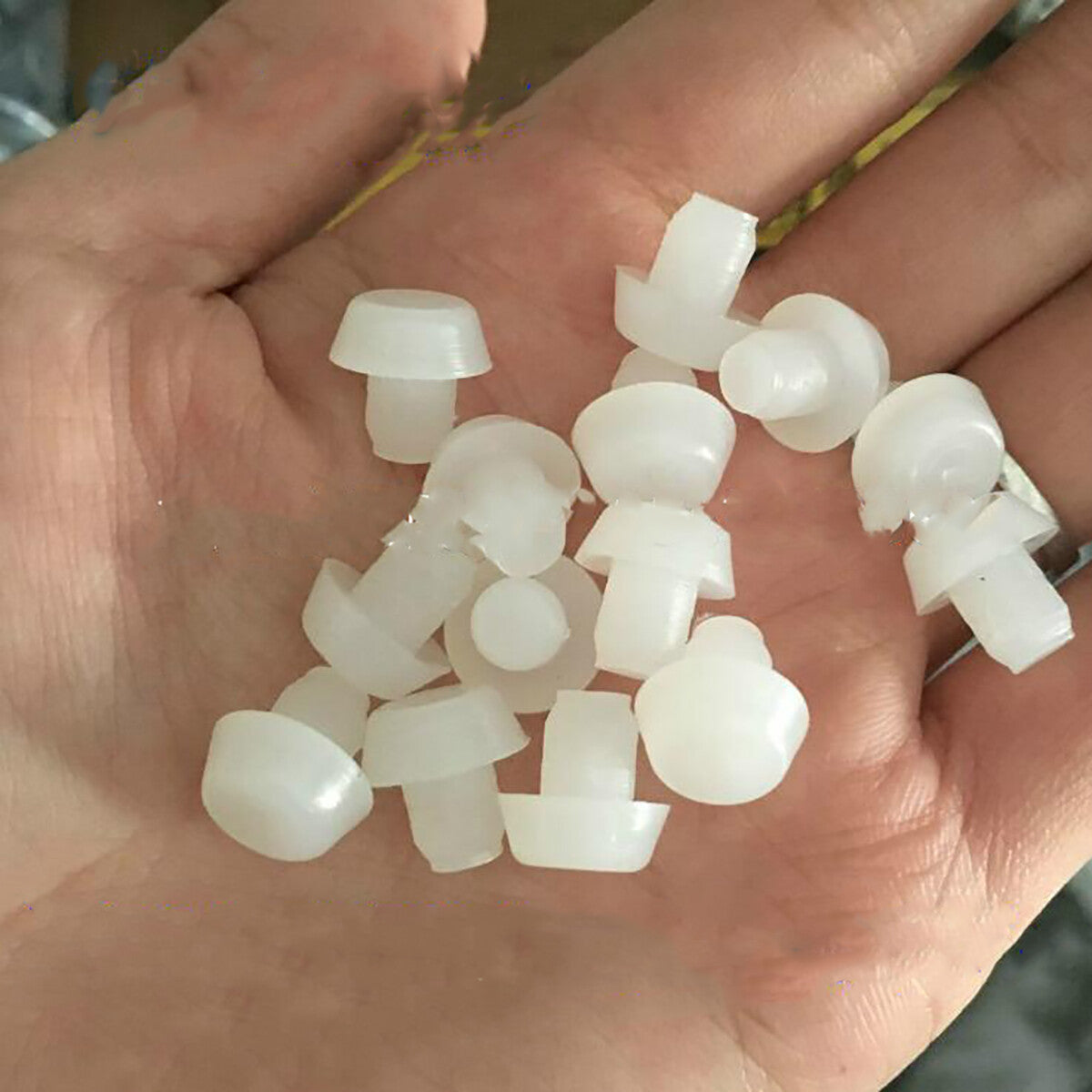 Plastic pipe inserts demonstration - secure fit in various diameter tubes