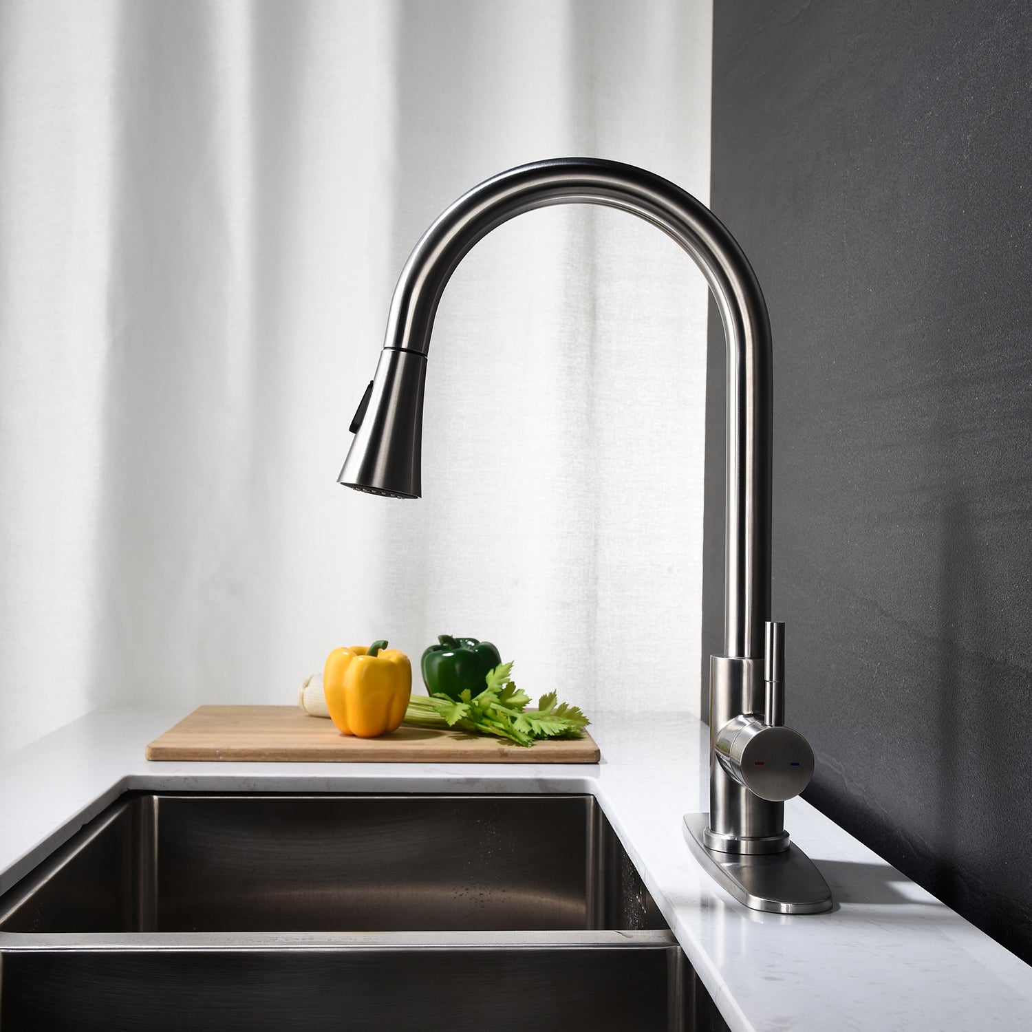 Kitchen Faucet with Pull Out Sprayer – Brushed Nickel, 360° Swivel, Single Handle, Stainless Steel