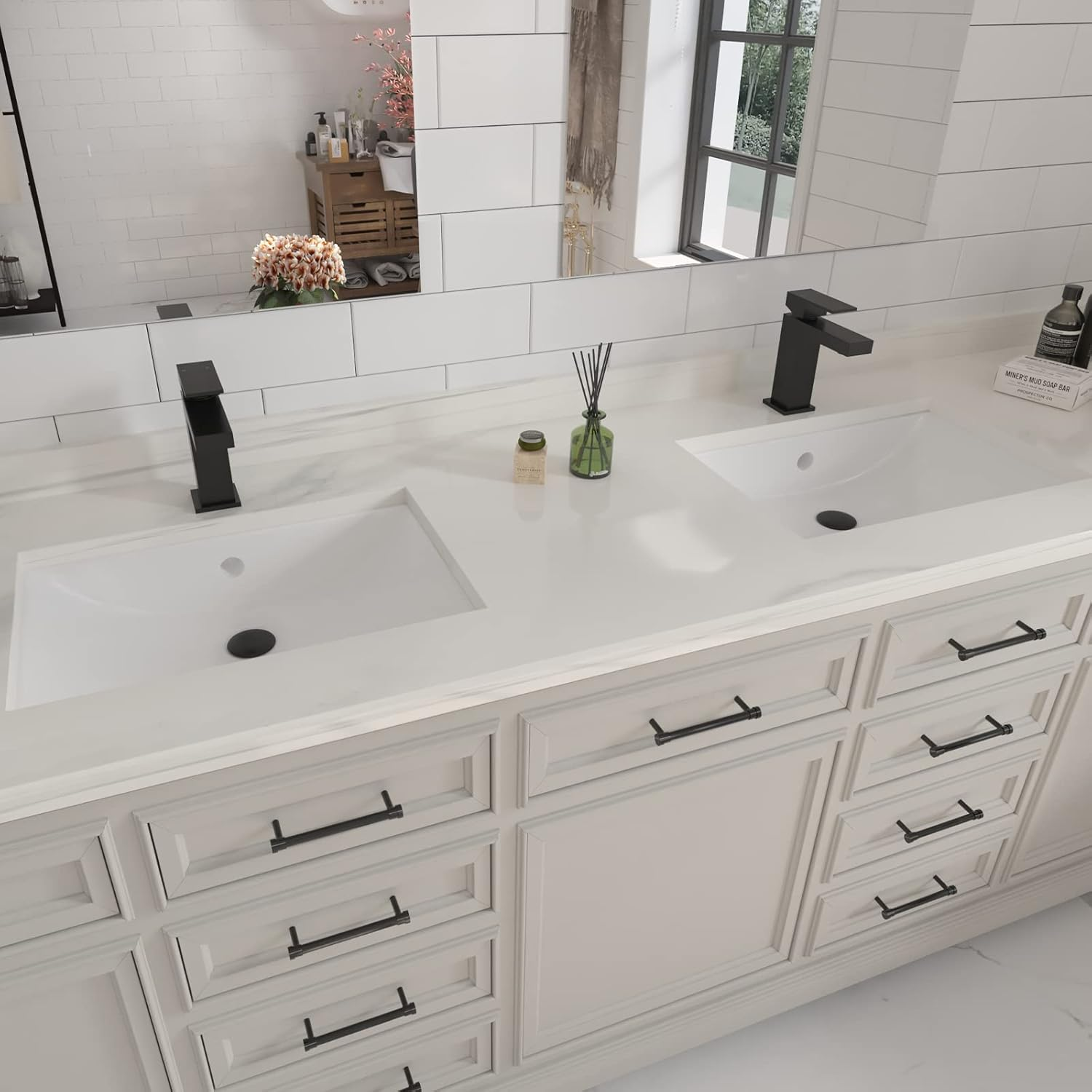 Single Handle Bathroom Faucet, Matte Black Single Hole Bathroom Faucet, Solid Brass Modern Bathroom Sink Faucet Basin Vanity Square Bathroom Faucet with Pop-up Drain & Water Supply Hoses