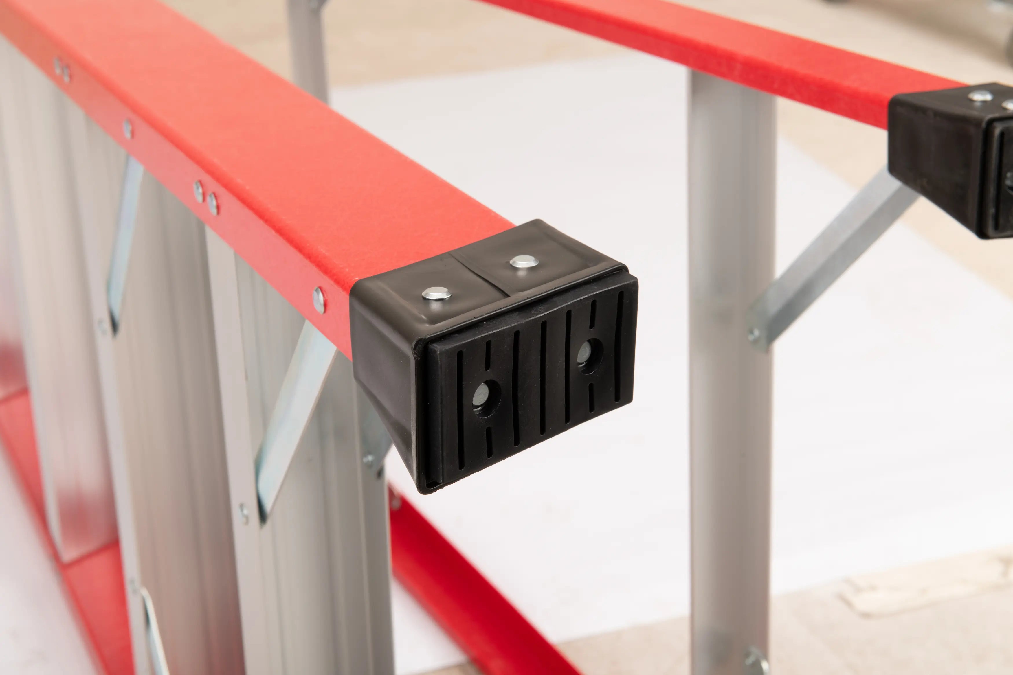 Fiberglass Step Ladder — 330 lb Capacity, Non‑Conductive, Safety Red, 11" Step Spacing