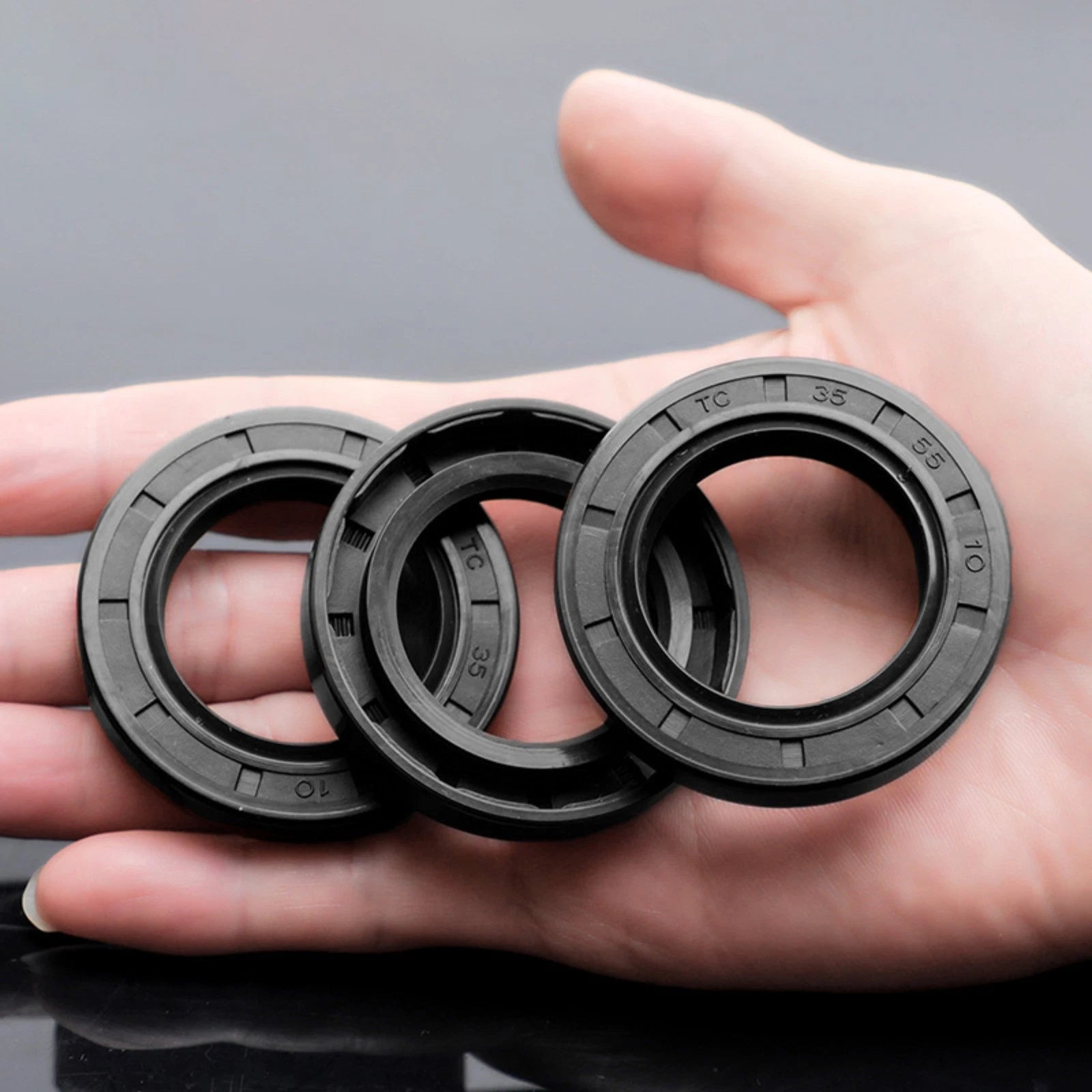 TC Oil Seal 30mm ID — Double Lip NBR 70 Nitrile Rotary Shaft Seal (FB Skeleton)