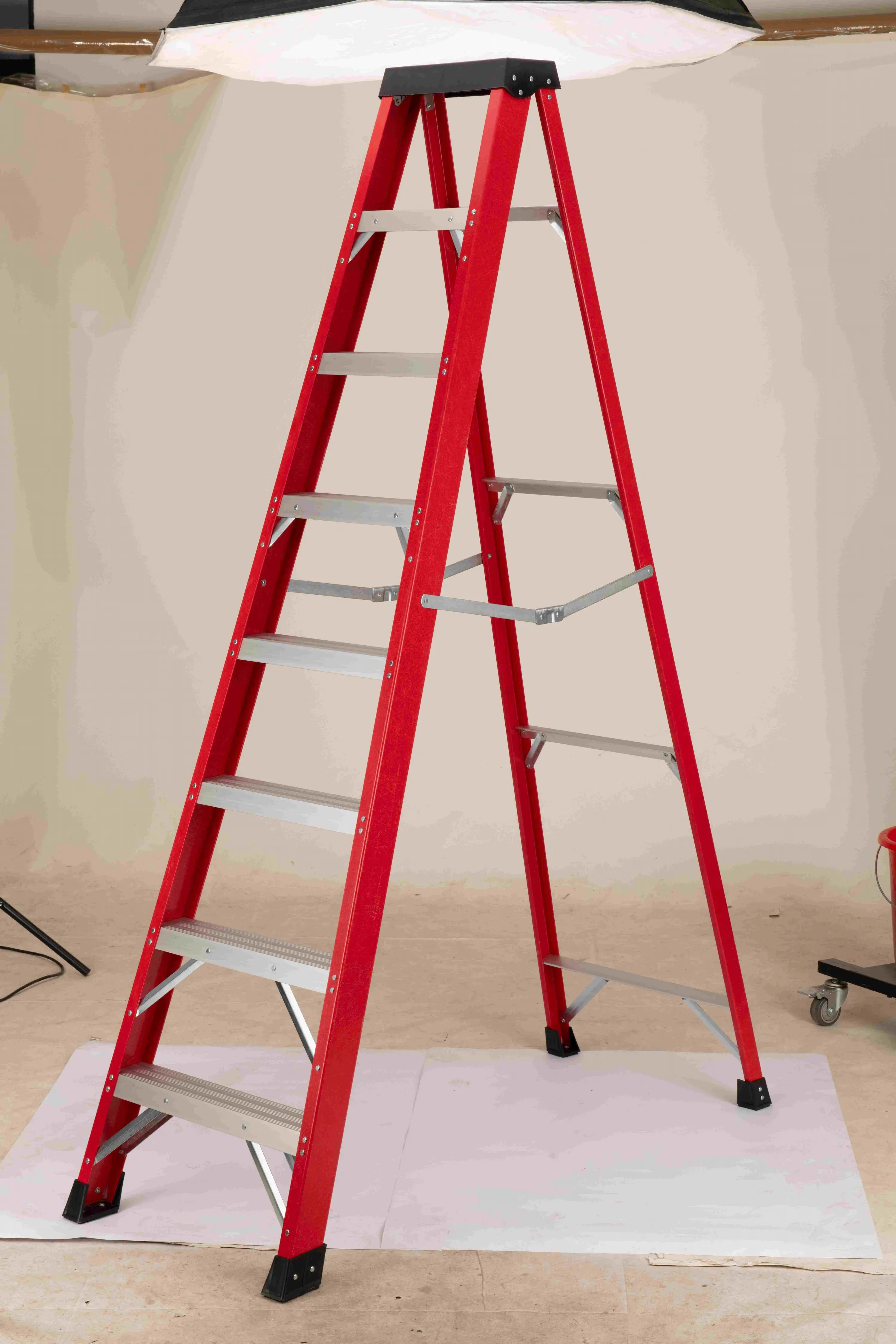 Fiberglass Step Ladder — 330 lb Capacity, Non‑Conductive, Safety Red, 11" Step Spacing