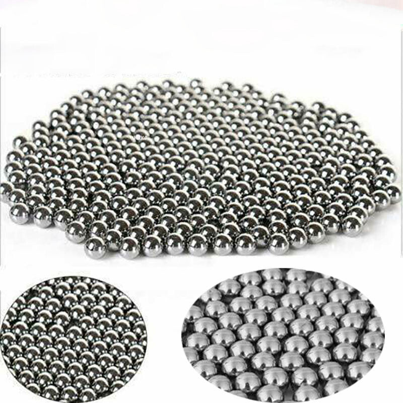 Balls functioning as grinding media in a milling application (contextual)