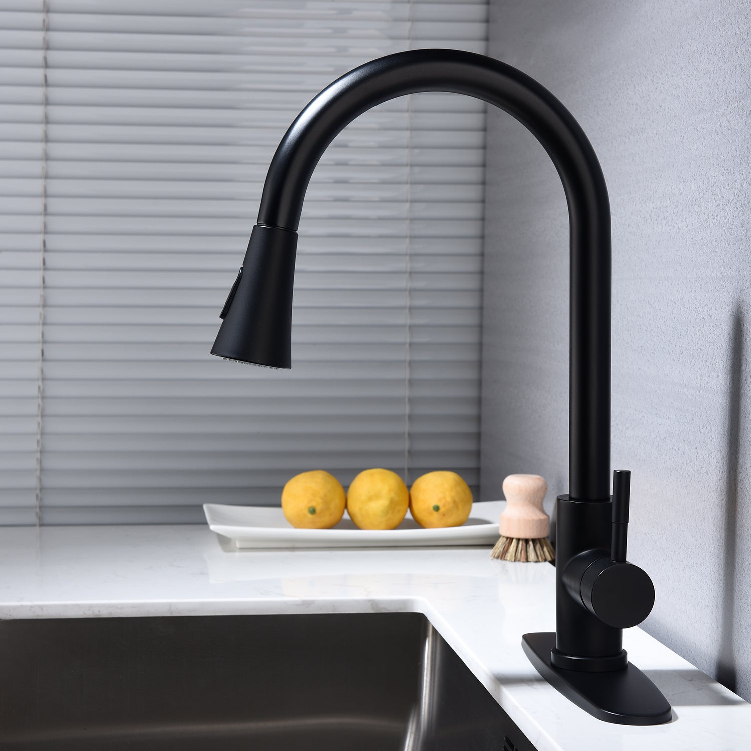 Matte Black Pull-Out Kitchen Faucet with 360° Spray & Anti-Corrosion Finish