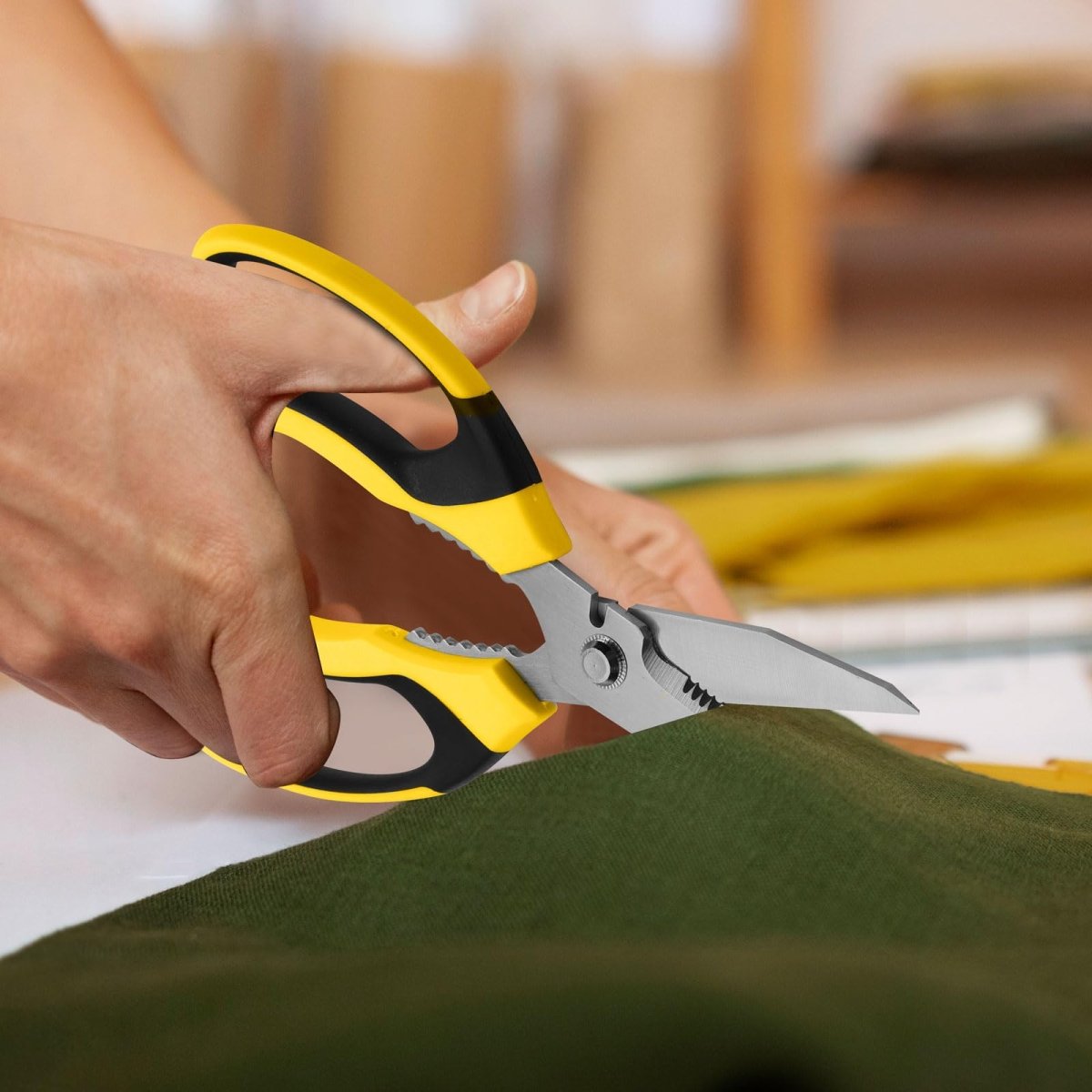 Utility Scissors Heavy Duty: sharp Scissors All Purpose heavy duty, Easy Cutting Carpet, Cardboard, Wires, Leather, Fabric - HomeDIYer