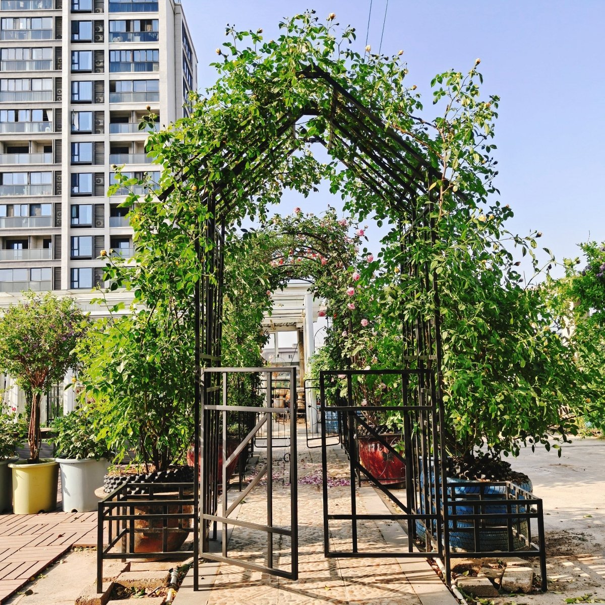Metal Garden Arch with Gate with planter W80.71*H97.24 Climbing Plants Support Rose Arch Outdoor Black - HomeDIYer