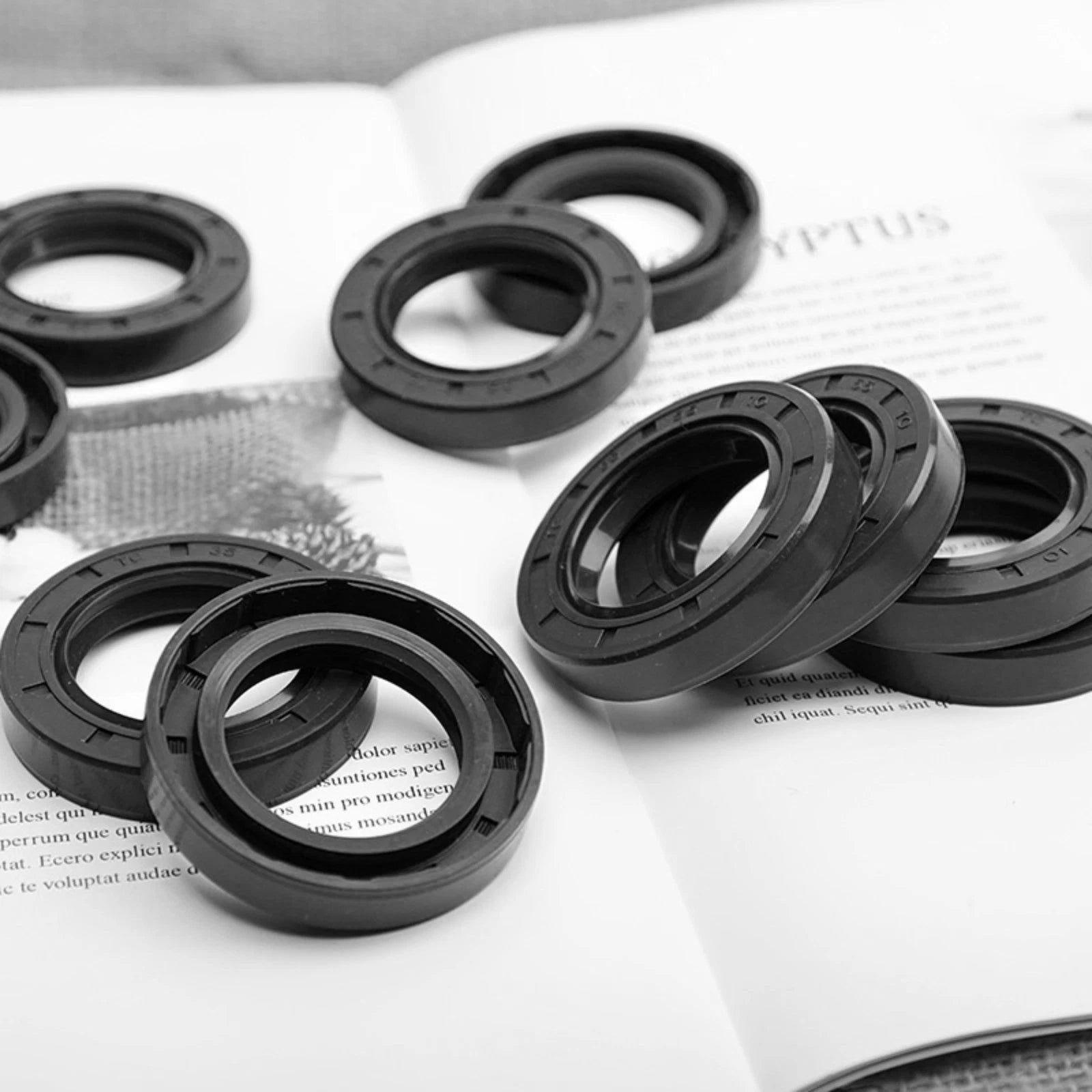 TC FB Skeleton Oil Seal Nitrile Rotary Shaft Seal Double Lipped NBR 70 ID-28mm