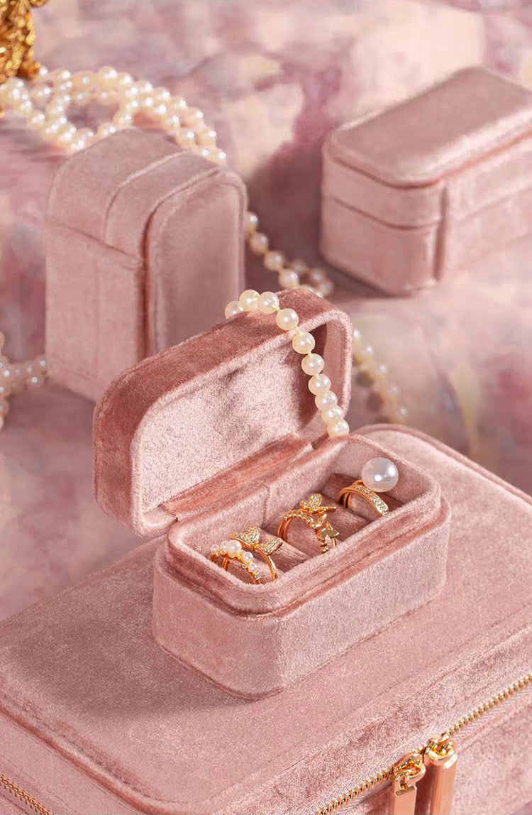 Mini Velvet Ring Box – Travel Portable, Holds 5 Rings, 7 Colors