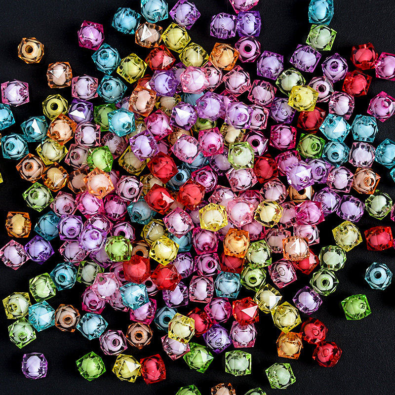 Kids Beaded DIY Bracelet & Necklace Kit – 900+ Pieces, Cartoon Shapes