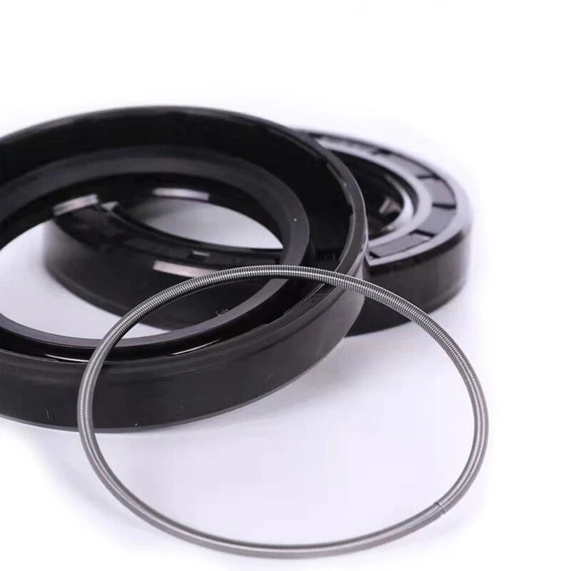 NBR TC Oil Seals — Double Lip Rotary Shaft Seal, Nitrile Rubber, Metric Sizes